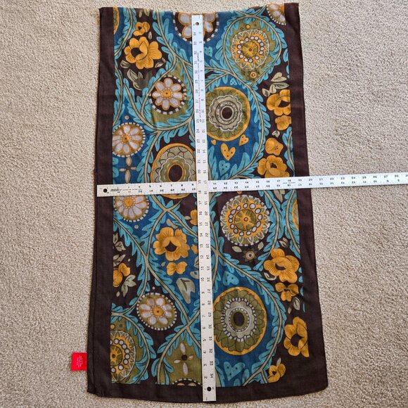 Oscar de la Renta 100% Wool Retro Floral Scarf - Picture 3 of 10